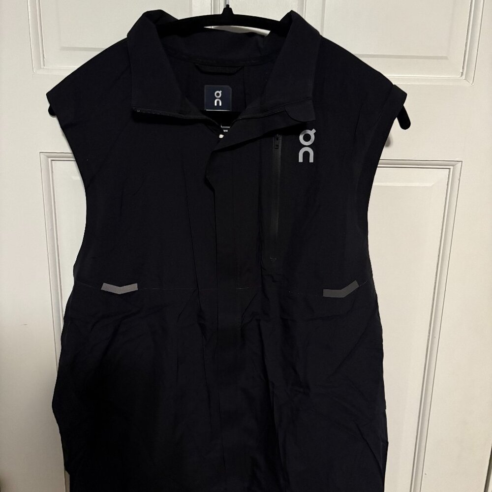 On Running running vest